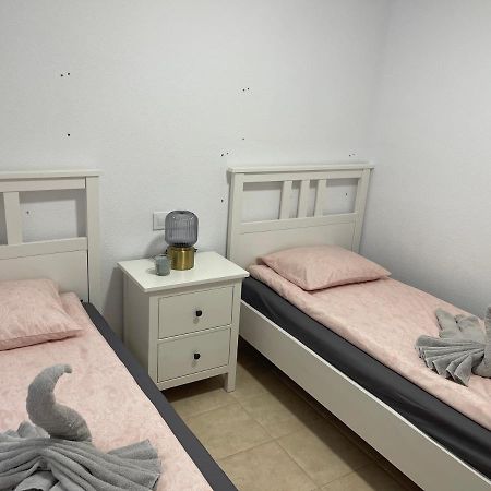 Three Bedroom Apartment With Pool In Torrevieja Buitenkant foto