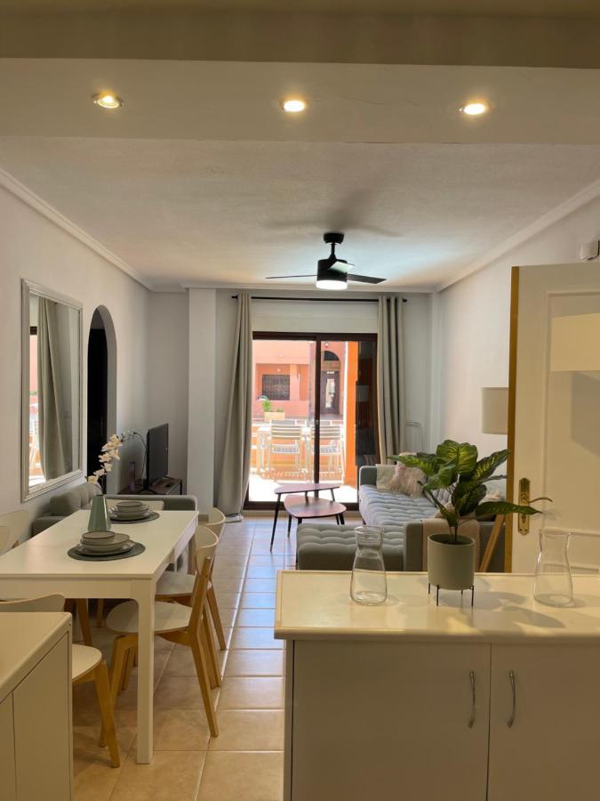 Three Bedroom Apartment With Pool In Torrevieja Buitenkant foto
