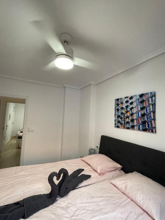 Three Bedroom Apartment With Pool In Torrevieja Buitenkant foto