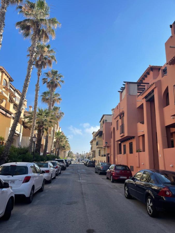 Three Bedroom Apartment With Pool In Torrevieja Buitenkant foto